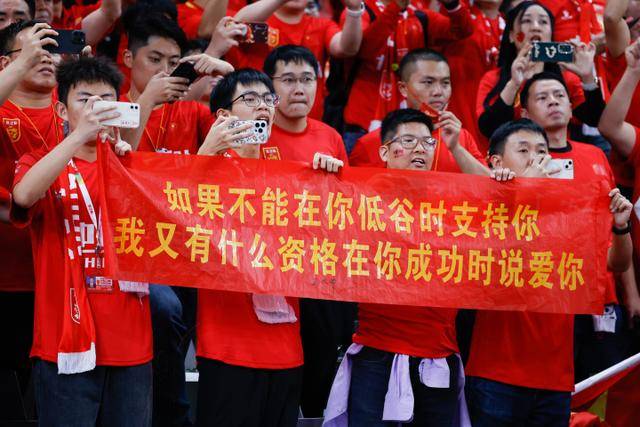 阿尔德韦雷尔德：曼联缺乏互动与领袖气质，令人失望